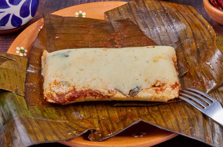Tamal de rajas con queso